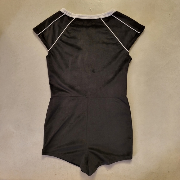 Out from Under Rockie Velour Zip front romper XS - Picture 13 of 14